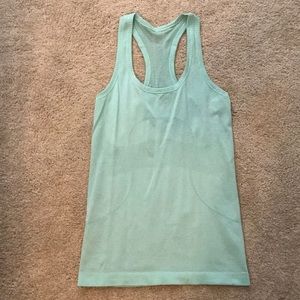 Lululemon tank
